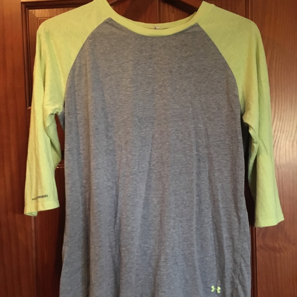 XL Under amour tee